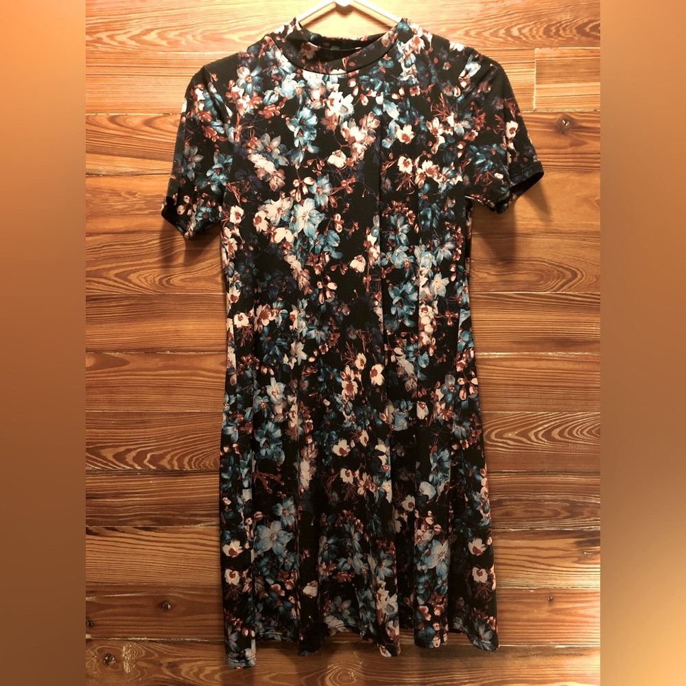 BCBG mini dress, new with tags. Size small